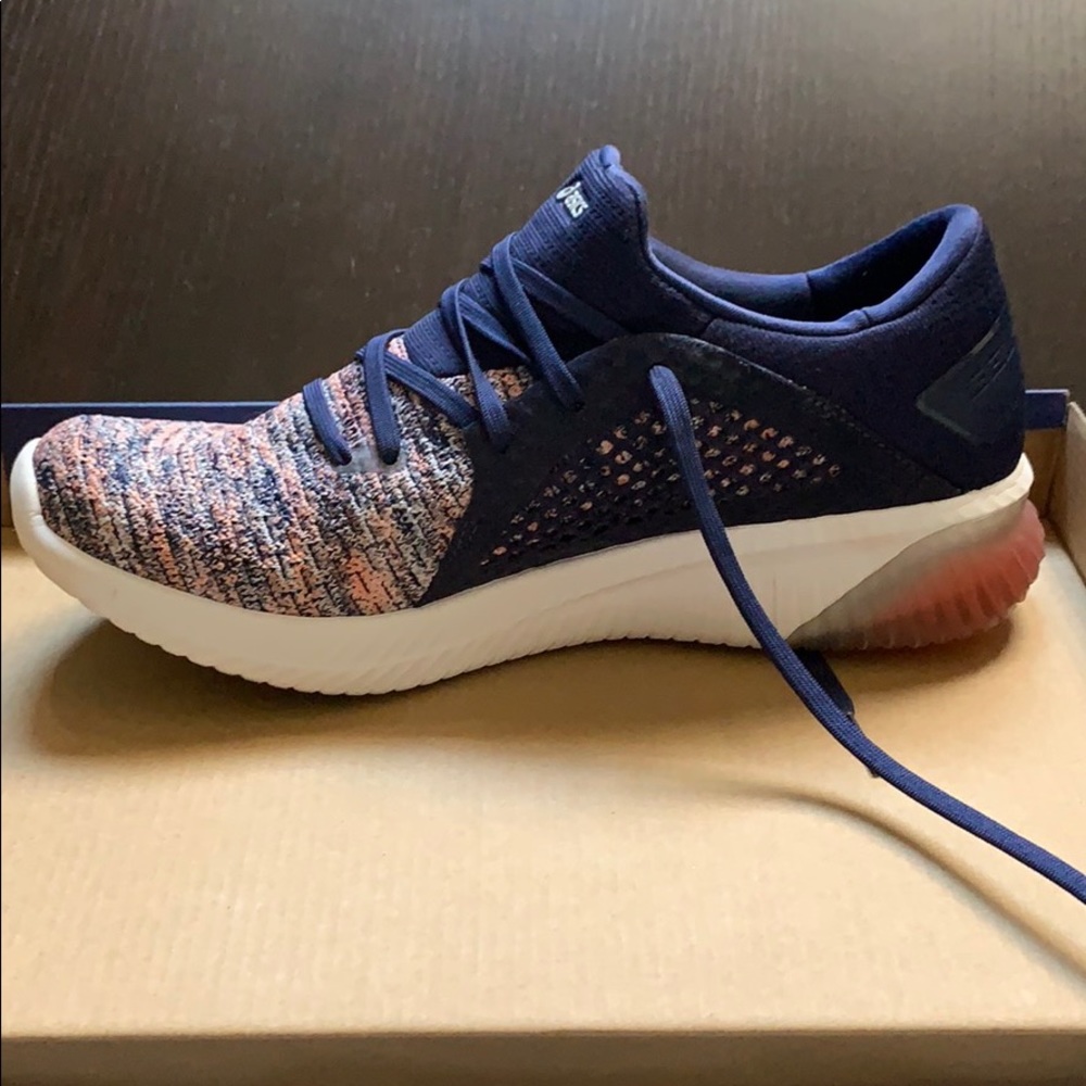 ASICS. Size 8. New in original box.